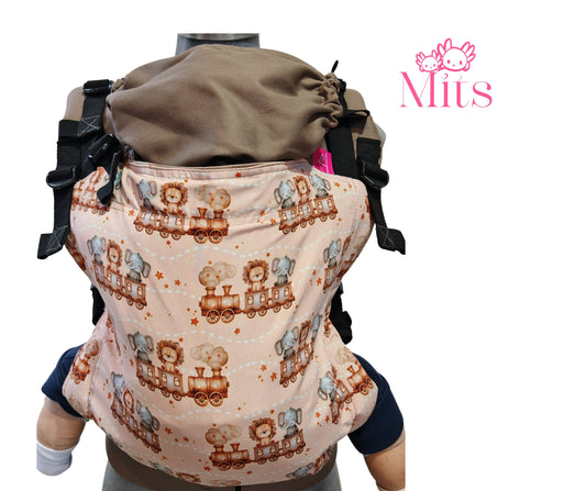 Mochila Ergonómica Talla PLUS  Baby Mod. Algodón Tren Safari